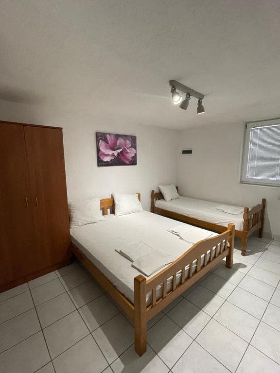 Sole Mar studio 3 odraslih