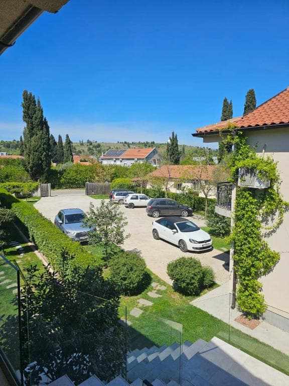 Apartmani Aerodrom Lux 4