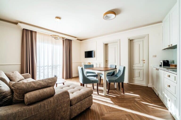 Golden Crowne