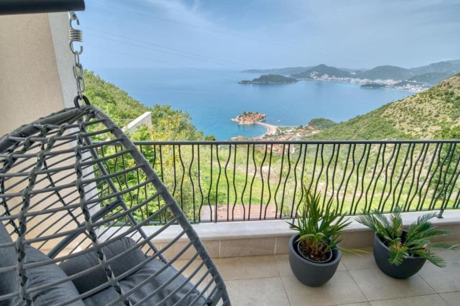 Magic Three bedroom Apartment with Sea view