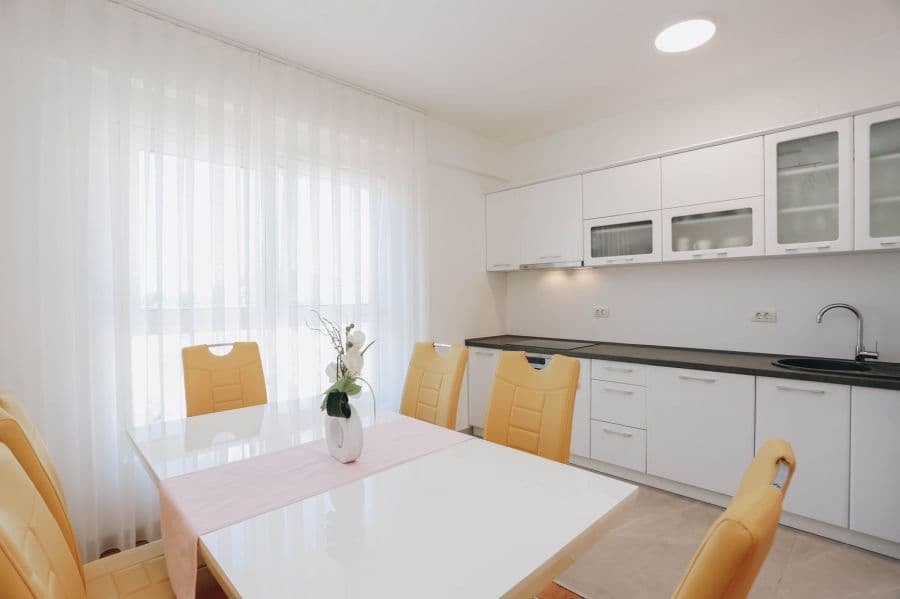 Luksuzni penthouse sa pogledom na more Rafailovici 5