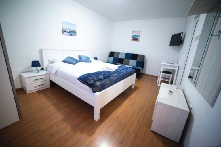 3 Standard Studio