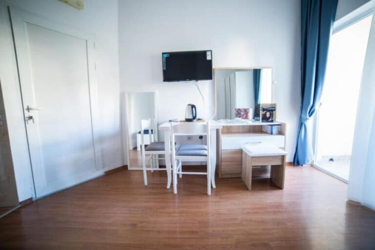 5 Studio with terrace