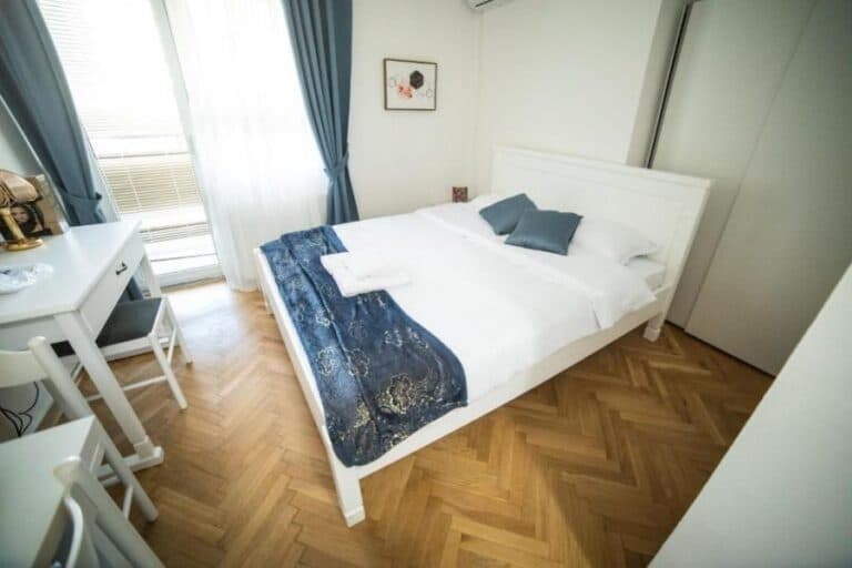 10 Standard Double room