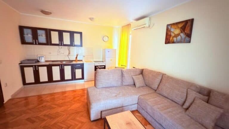 One Bedroom Apartment with Balcony
