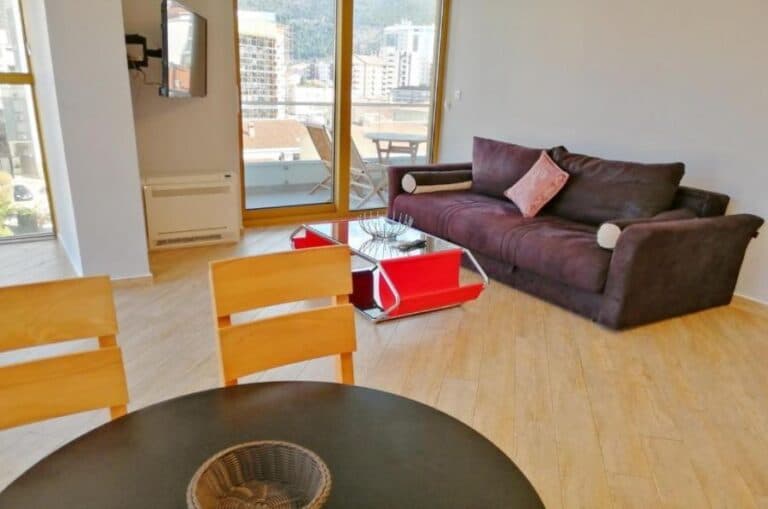 Apartman s jednom spavaćom sobom i balkonom