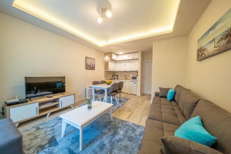 One bedroom Apartment with terrace