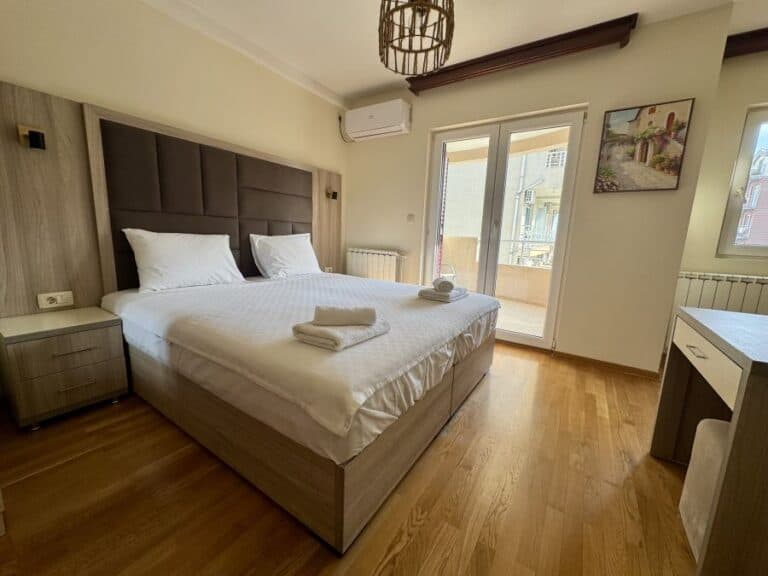 Double room with terrace 1,2,7