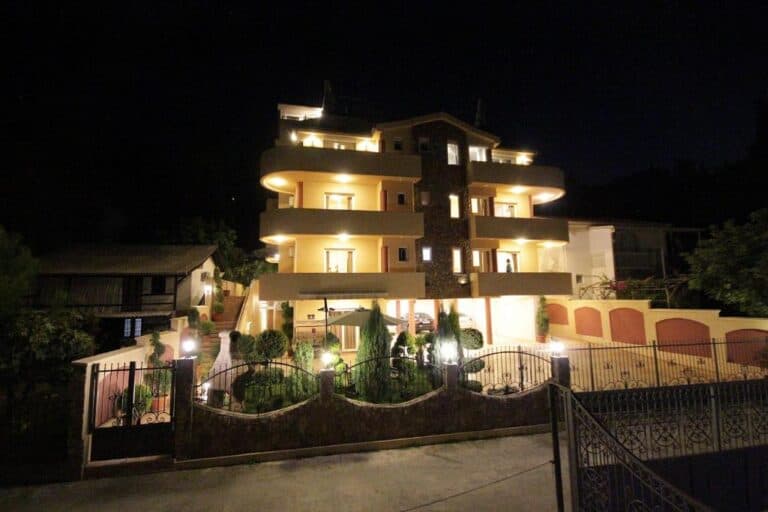 Villa Jupok – Studio balkon pogled more