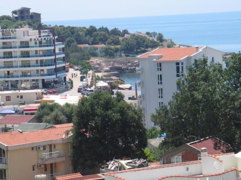 Guest House Dena – Ap 1sp. terasa