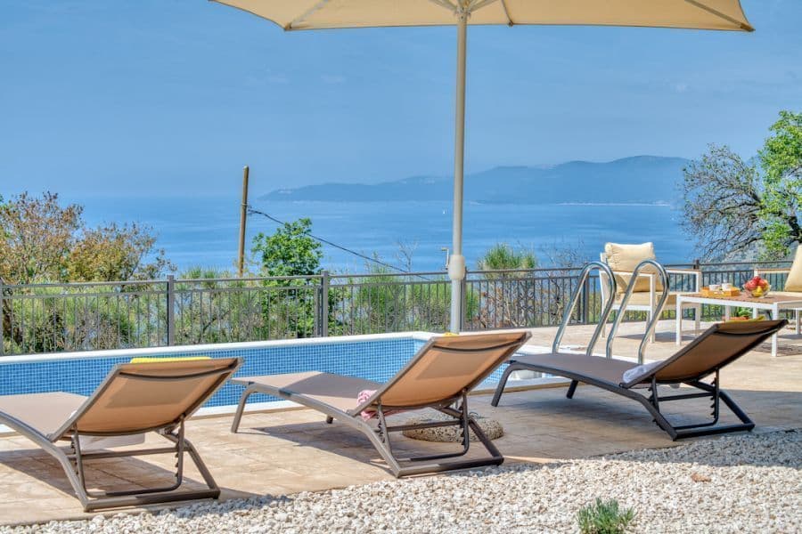 Pogled na more Villa Lavanda s bazenom 2