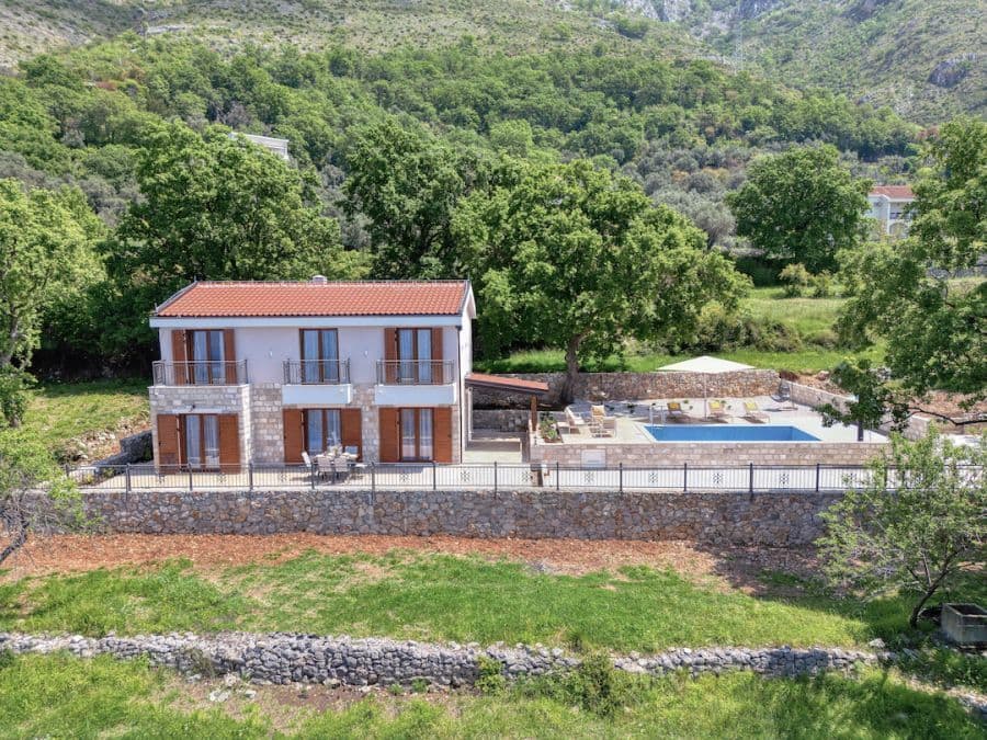 Pogled na more Villa Lavanda s bazenom 3