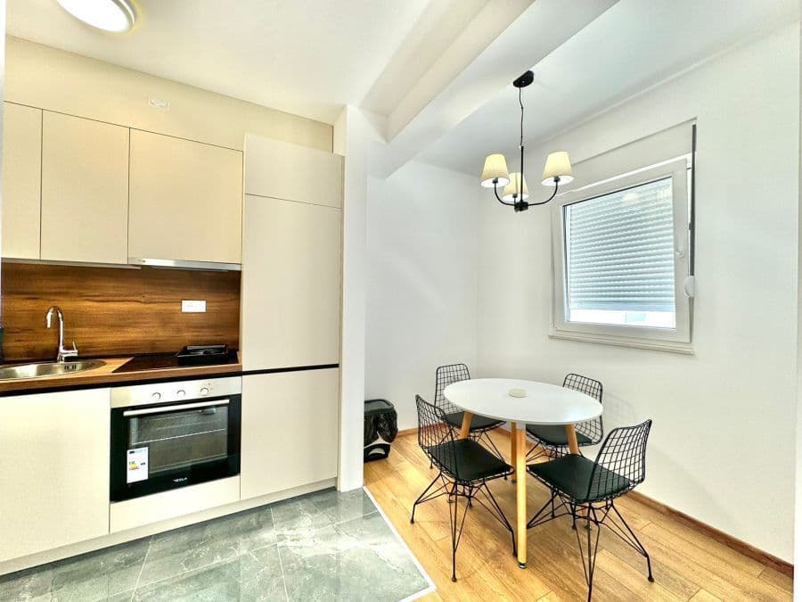 One bedroom Apartment 777 4