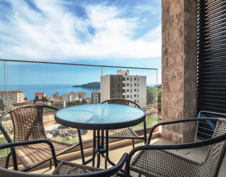 Horizon One bedroom apartment with pool Jane
