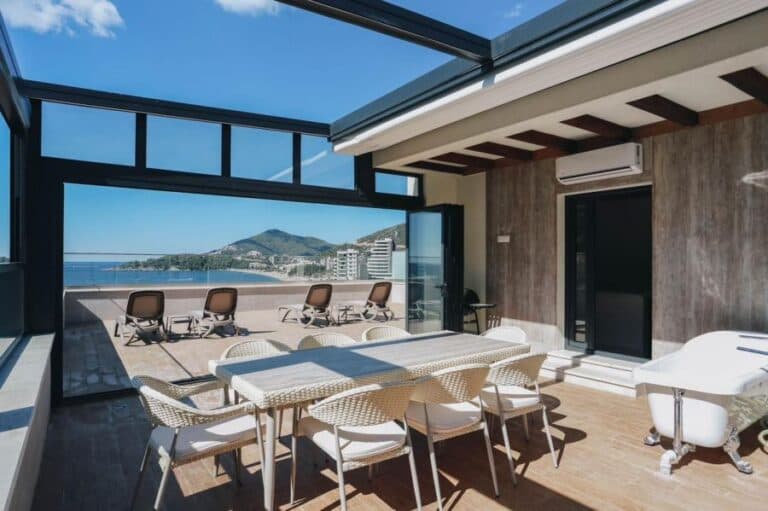 Luxury Penthouse wih sea view Rafailovici