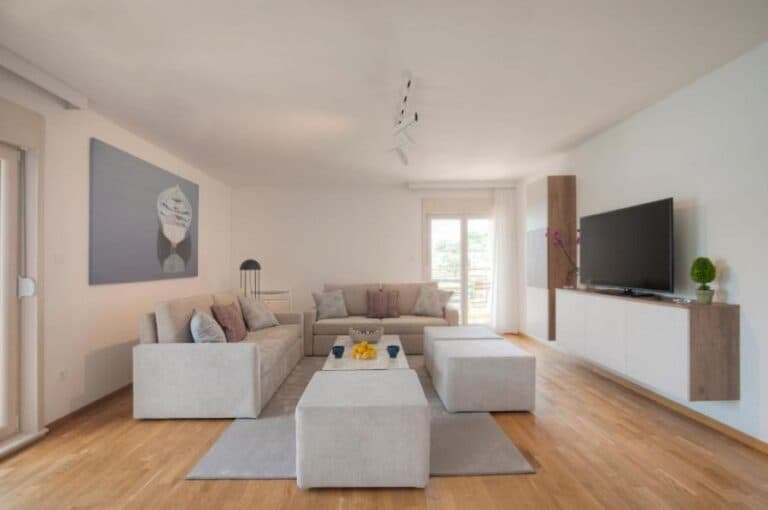 Superior Three bedroom Penthouse with Panoramic Sea view