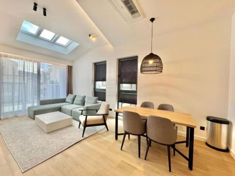 Deluxe One Bedroom Apartment