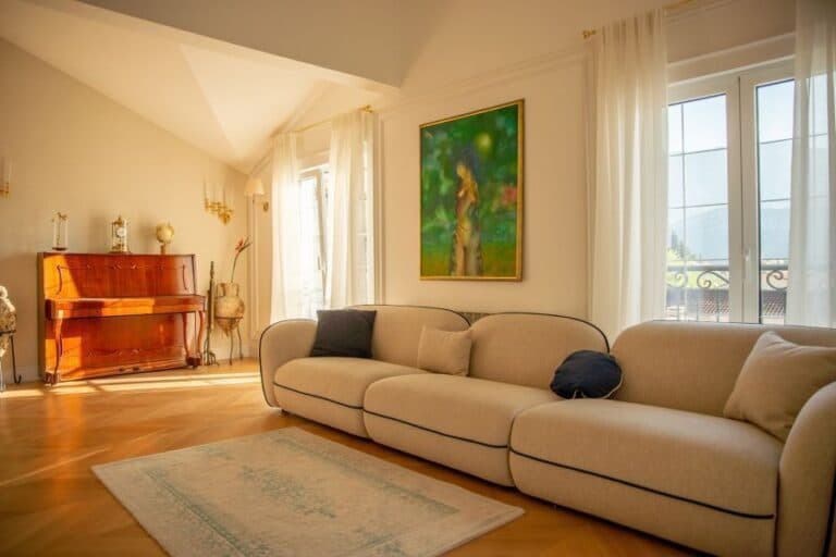 Penthouse trosoban stan
